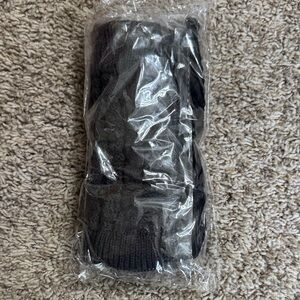 Two pairs fingerless gloves.